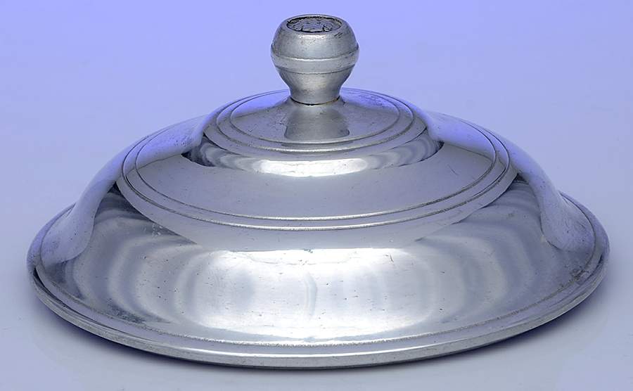 Colonial (Armetale, Hollowware) 2 Quart Round Covered Casserole, Lid Only by Wilton Armetale-1