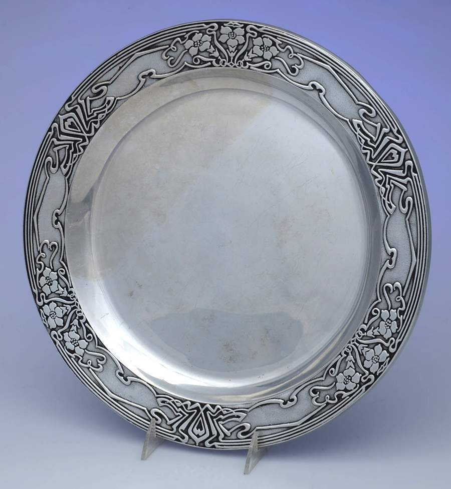 Fleurs Nouveau (Armetale, Hollowware) Chop Plate by Wilton Armetale-1