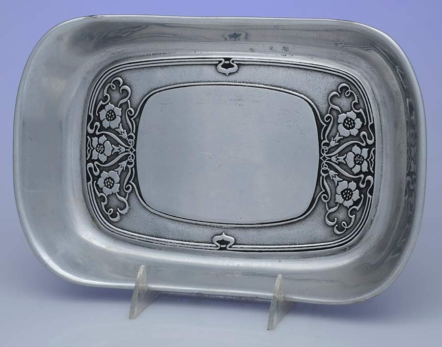 Fleurs Nouveau (Armetale, Hollowware) 11" Bread Tray by Wilton Armetale-1