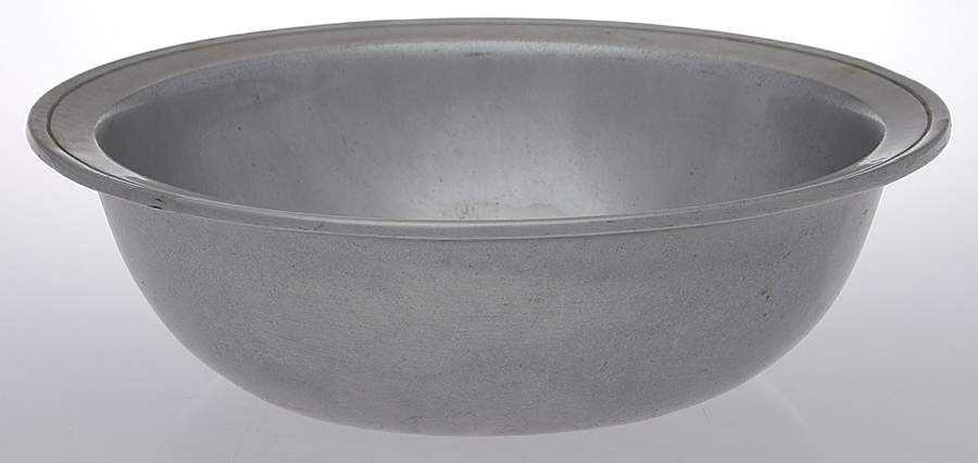 Gates House (Armetale, Hollowware) 10" Round Vegetable Bowl by Wilton Armetale-1
