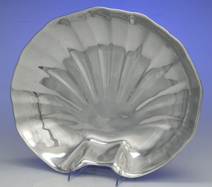 Scallop Handle (Hollowware) Hors D'Oeuvre Dish by Wilton Armetale-1