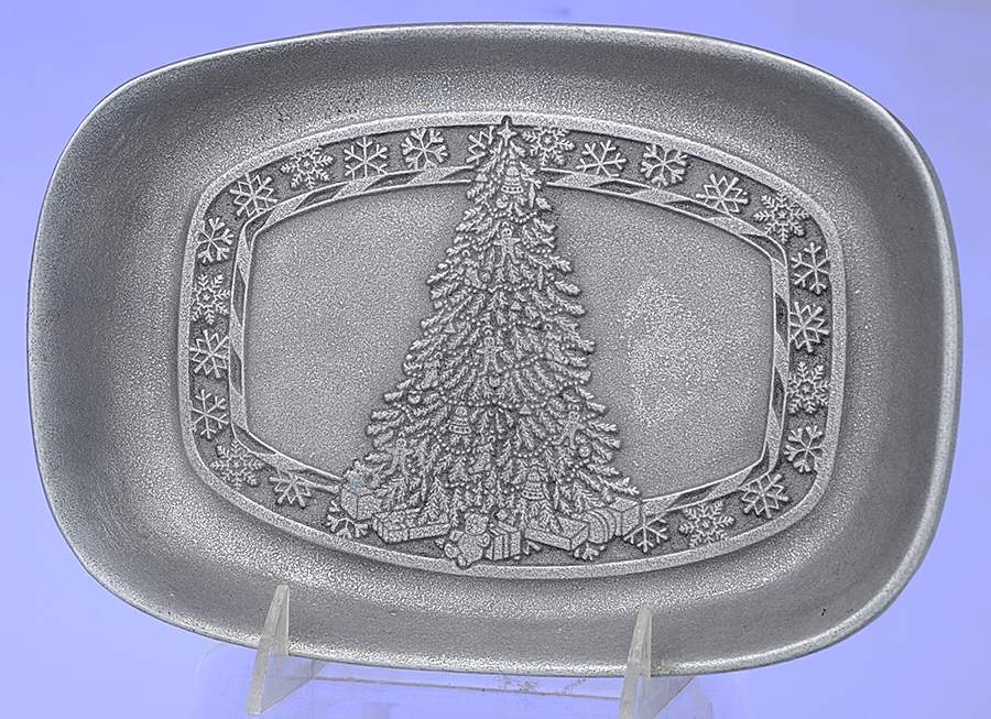 Armetale Hollowware (Non-Silver) 9" Bread Tray by Wilton Armetale-1