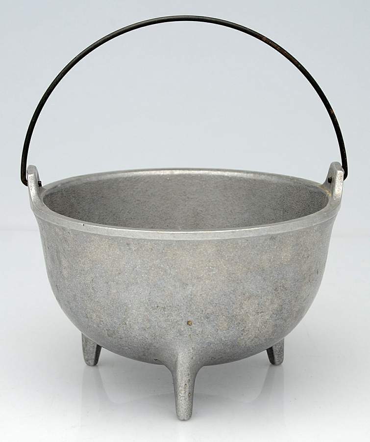 Armetale Hollowware (Non-Silver) Large Gypsy Pot by Wilton Armetale-1