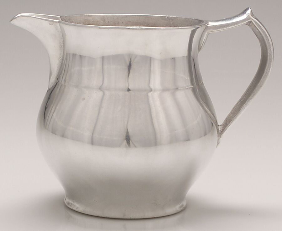 Plough Tavern (Armetale, Hollowware) 48 Oz Pitcher Water by Wilton Armetale-1