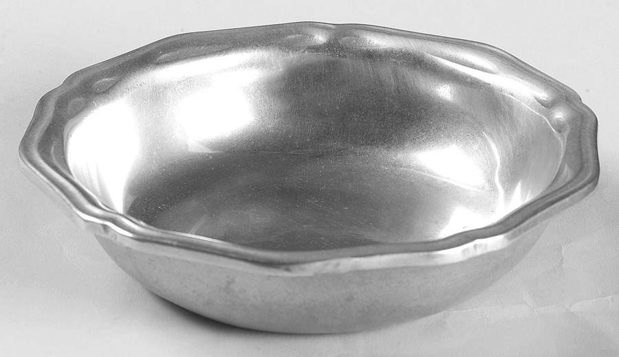 Queen Anne (Armetale, Hollowware, Glossy) Rimmed Soup Bowl by Wilton Armetale-1