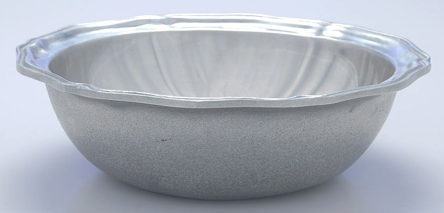 Queen Anne (Armetale, Hollowware, Glossy) 10" Round Vegetable Bowl by Wilton Armetale-1