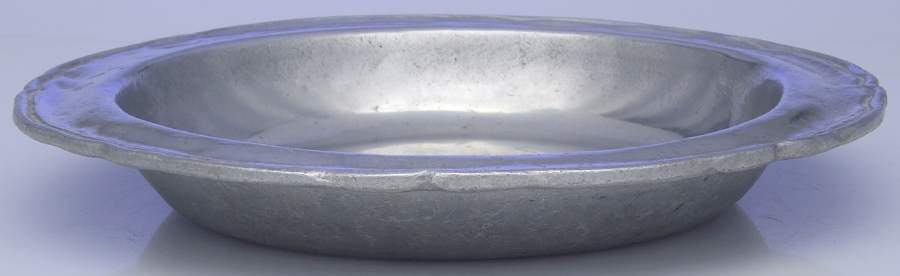 Queen Anne (Armetale, Hollowware, Glossy) Pie Plate by Wilton Armetale-1