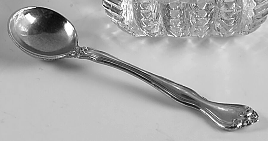 George & Martha Washington (Sterling, 1940) Master Salt Spoon by Westmorland Silver-1