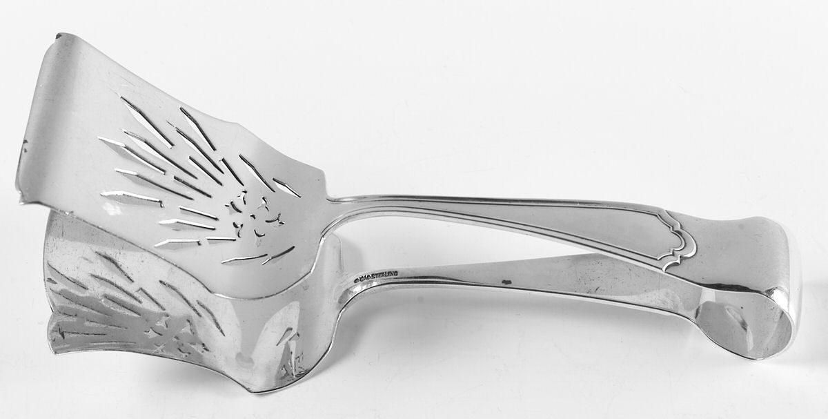John Alden (Sterling, 1911) Large Solid Sandwich Tongs by Watson-1