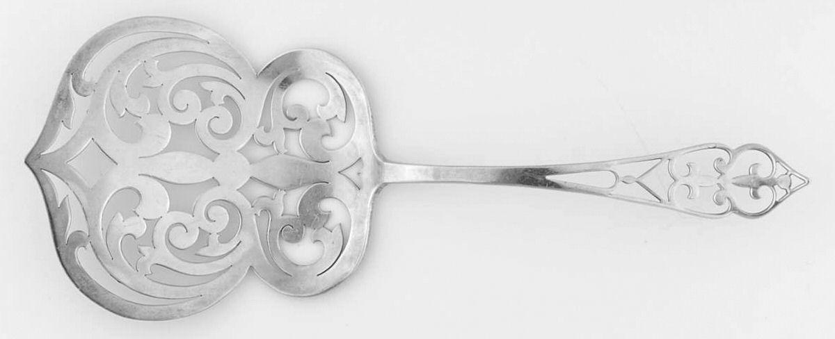 King George (Sterling, 1920) Solid Pierced Waffle Server by Watson-1