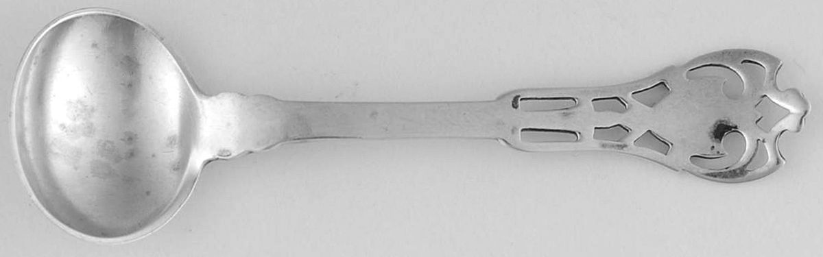Putnam (Sterling, 1920) Individual Salt Spoon by Watson-1