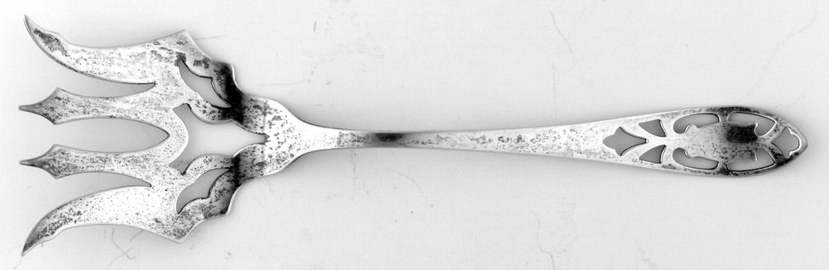 WED9 (Sterling) Large Solid Tined Sardine Serving Fork by Weidlich Silver-1