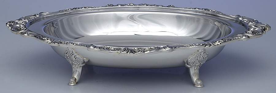 Baroque (Silverplate, Hollowware, Older) Footed Oval Vegetable No Lid by Wallace Silver-1