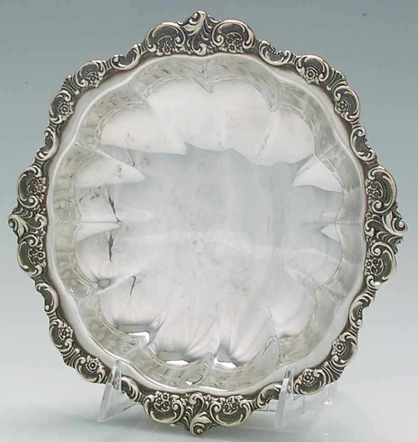 Baroque (Silverplate, Hollowware, Older) Small Footed Round Vegetable Bowl by Wallace Silver-1