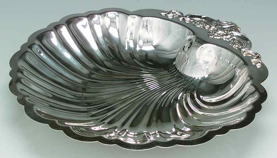 Baroque (Silverplate, Hollowware, Older) Shell Shape 3-Toed Centerpiece by Wallace Silver-1