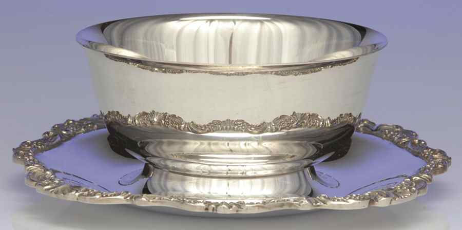 Baroque (Silverplate, Hollowware, Older) Plated Sauce Boat with Underplate by Wallace Silver-1