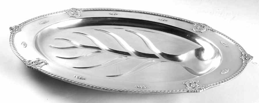 Rose Point (6702, Silverplate, Hollowware) Large Plated Footed Meat Platter with Well by Wallace Silver-1