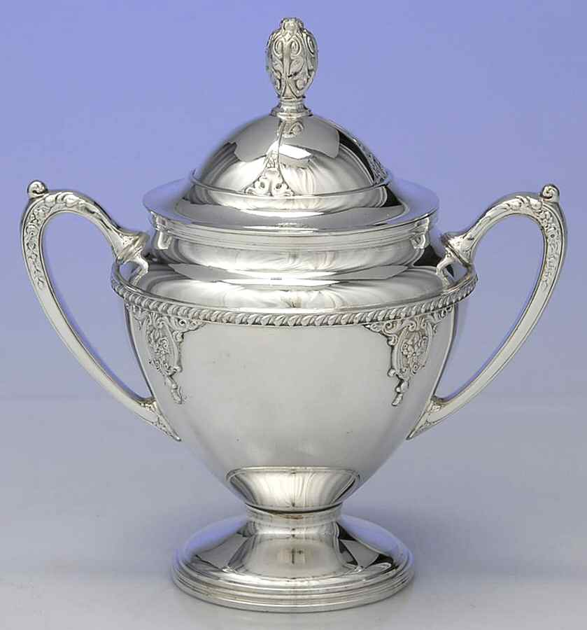Rose Point (6702, Silverplate, Hollowware) Sugar Bowl & Lid by Wallace Silver-1