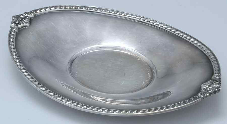 Rose Point (6702, Silverplate, Hollowware) Plated Gravy Underplate by Wallace Silver-1