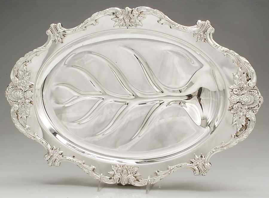 Christopher Wren (Silverplate, Hollowware) Medium Footed Meat Platter with Well by Wallace Silver-1