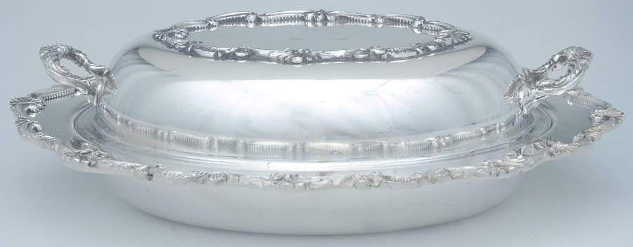 Chippendale (Silverplate, Hollowware) 12" Oval Double Vegetable by Wallace Silver-1