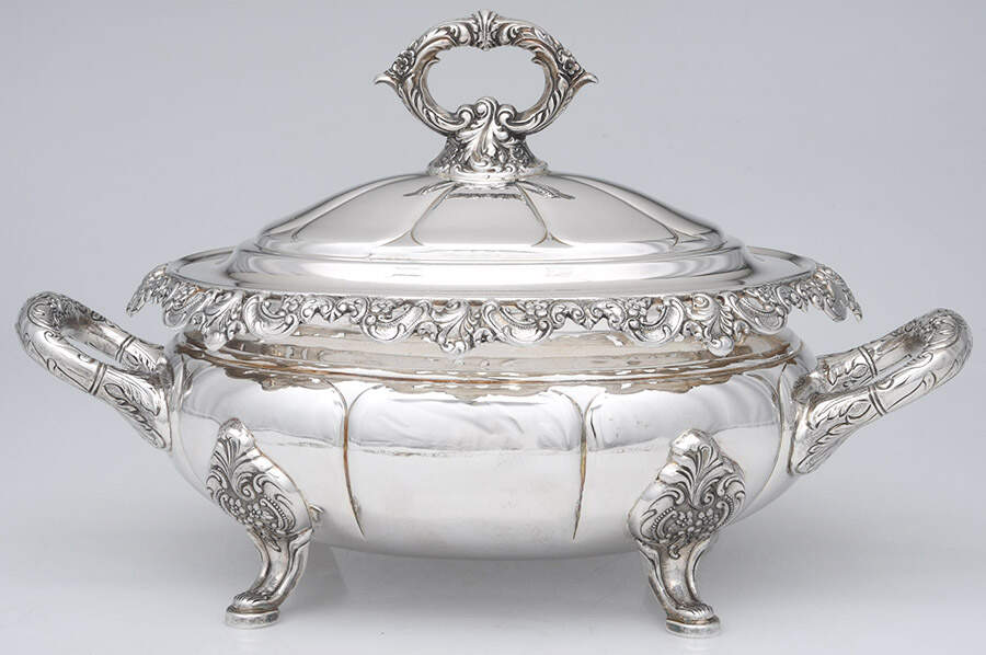 Grande Baroque (Sterling, Hollowware, 1 Hallmark) Footed Oval Covered Vegetable by Wallace Silver-1