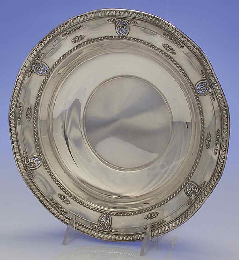 Rose Point (Sterling, Hollowware) 10" Round Vegetable Bowl by Wallace Silver-1