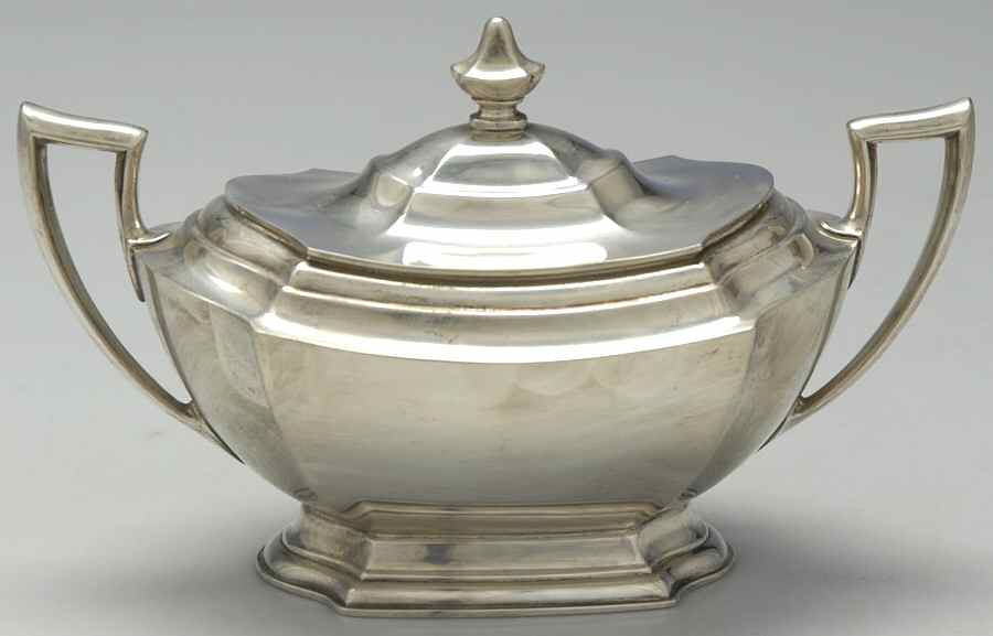 Washington (Sterling, Hollowware) Sugar Bowl & Lid by Wallace Silver-1
