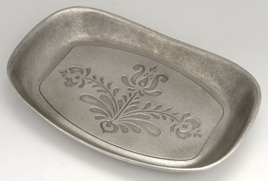 Village (Armetale, Hollowware) Bread Tray by Wilton Armetale-1