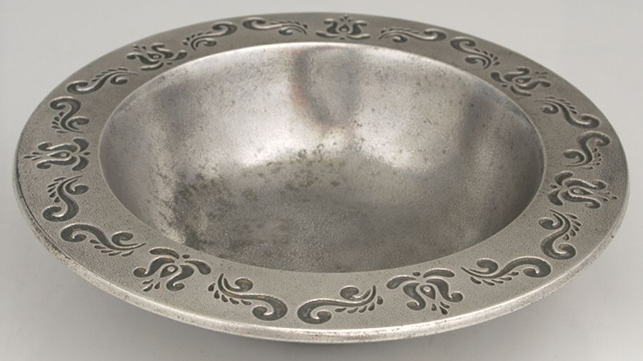 Village (Armetale, Hollowware) Medium Round Vegetable Bowl by Wilton Armetale-1