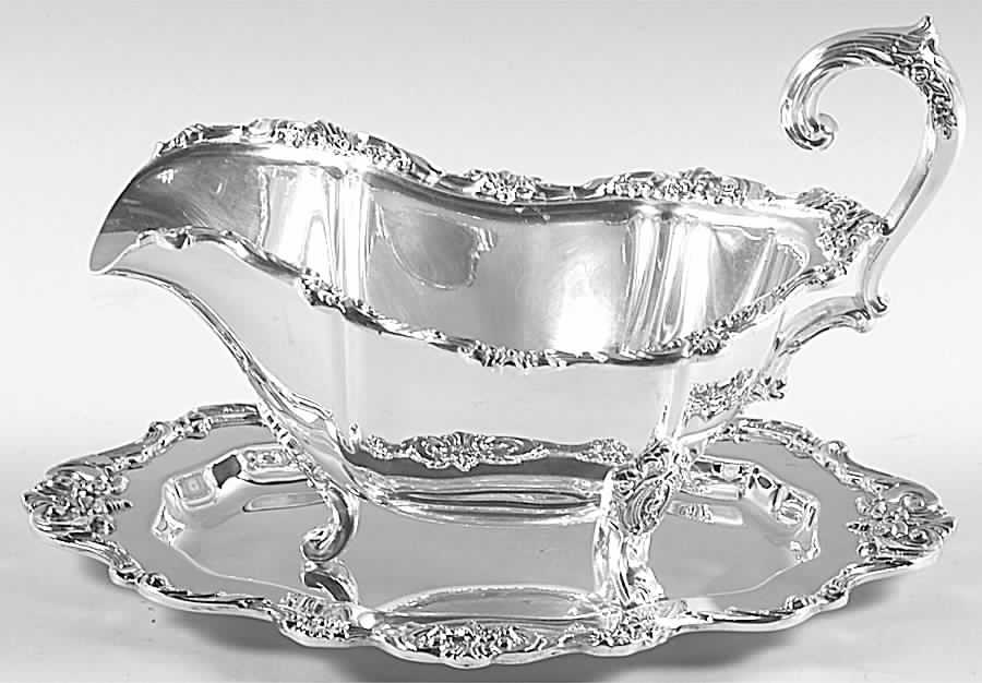 Rose Point (1200, Silverplate, Hollowware) Gravy Boat & Underplate by Wallace Silver-1