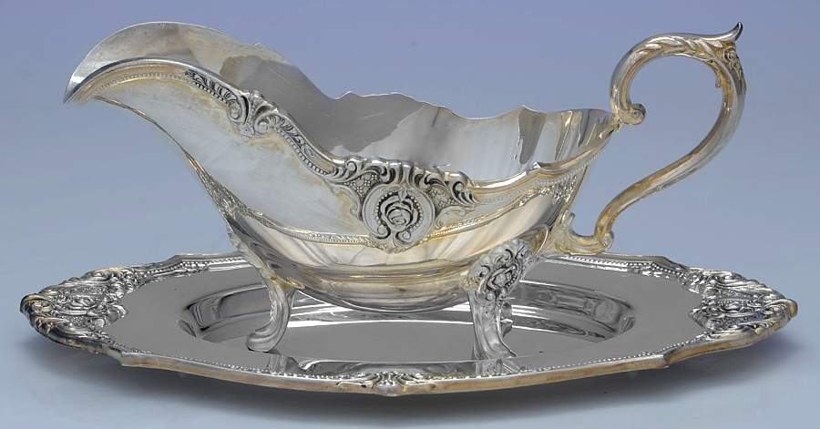 Rose Point (1200, Silverplate, Hollowware) Gravy Boat & Underplate by Wallace Silver-1