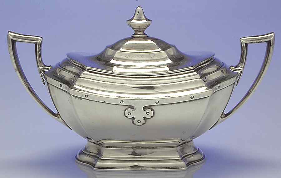 Carmel (Sterling, 1912, Hollowware) Sugar Bowl & Lid by Wallace Silver-1