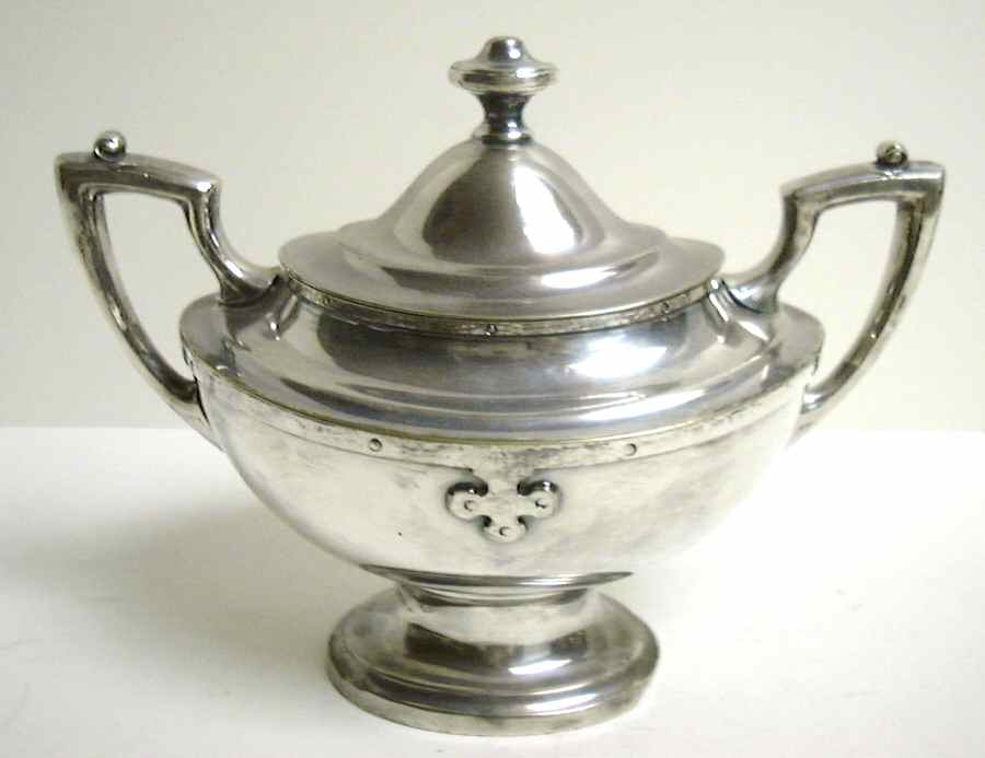 Carmel (Silverplate, Hollowware) Sugar Bowl & Lid by Wallace Silver-1