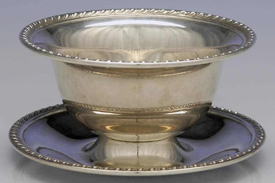 Halifax (Sterling, Hollowware) Sauce Boat & Underplate by Wallace Silver-1