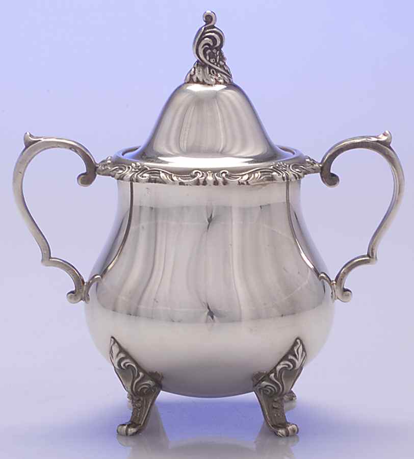 La Reine (Silverplate, Hollowware) Sugar Bowl & Lid by Wallace Silver-1