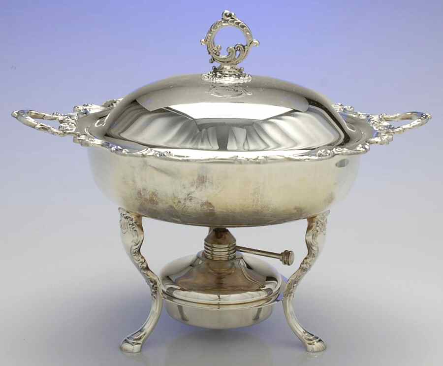 La Reine (Silverplate, Hollowware) Silverplate Chafing Dish by Wallace Silver-1