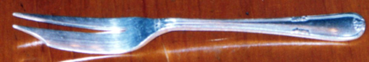 WKL1 (SILVERPLATE) Pastry Fork by Walker & Hall-1