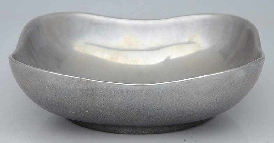 Boston-Classic (Armetale, Hollowware) Medium Round Vegetable Bowl by Wilton Armetale-1