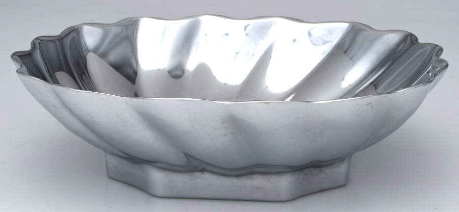 Eddy (Armetale, Hollowware) 10" Round Bowl by Wilton Armetale-1