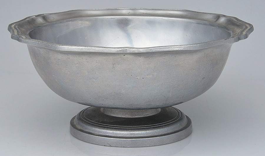 Queen Anne (Armetale, Hollowware, Satin) Round Footed Vegetable Bowl by Wilton Armetale-1