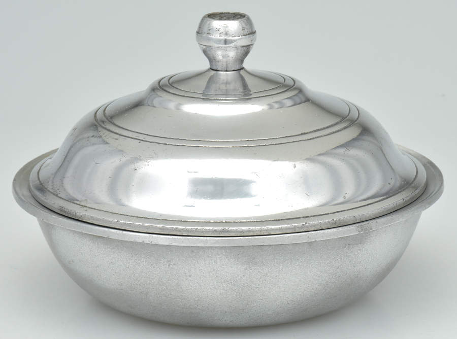 Plough Tavern (Armetale, Hollowware, Satin) 1 Quart Round Covered Casserole by Wilton Armetale-1