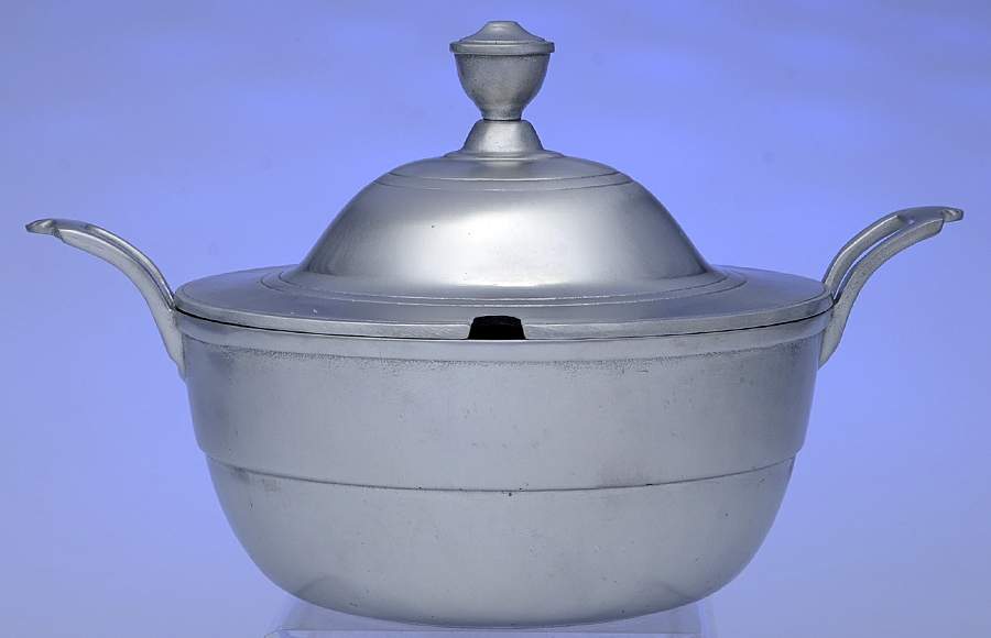 Plough Tavern (Armetale, Hollowware, Satin) Tureen & Lid by Wilton Armetale-1