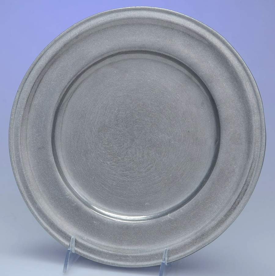 Plough Tavern (Armetale, Hollowware, Satin) 10" Dinner Plate by Wilton Armetale-1