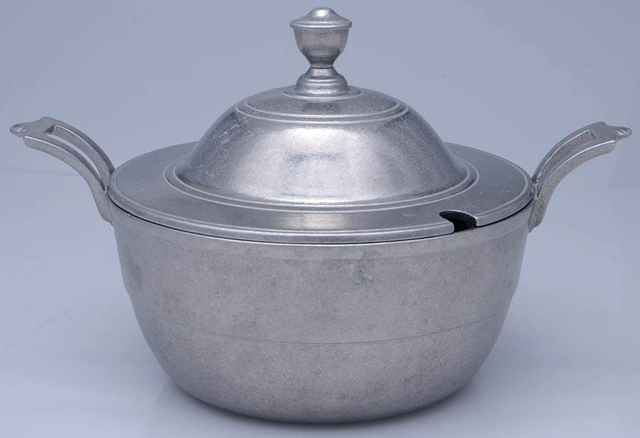 Plough Tavern (Armetale, Hollowware, Satin) Tureen & Lid by Wilton Armetale-1