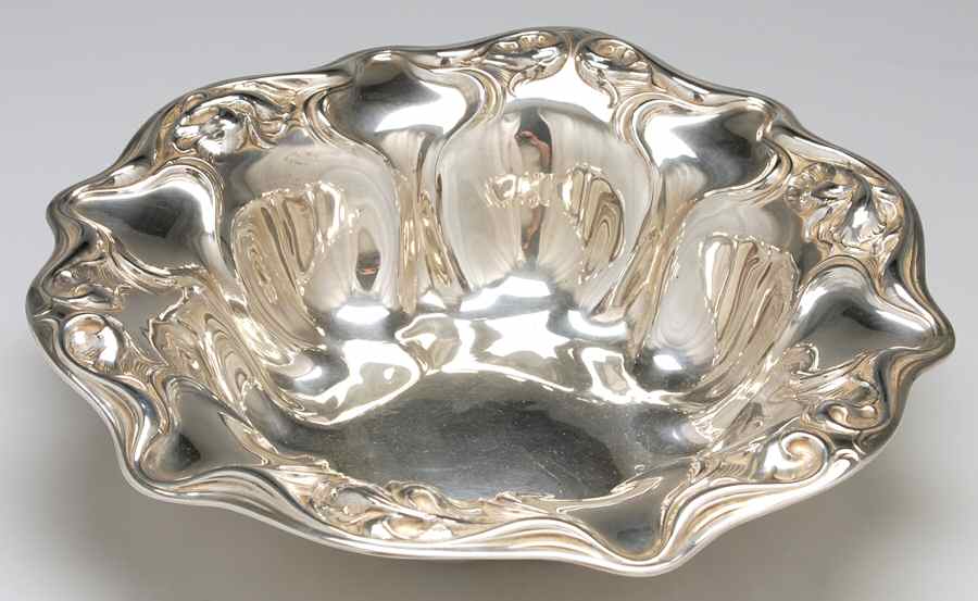 Eton (Sterling, Hollowware) 11" Round Vegetable by Wallace Silver-1