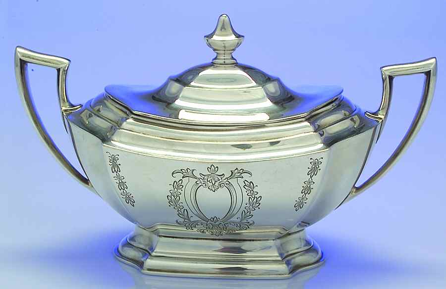 Washington-Engraved (Sterling, Hollowware) Sugar Bowl & Lid by Wallace Silver-1
