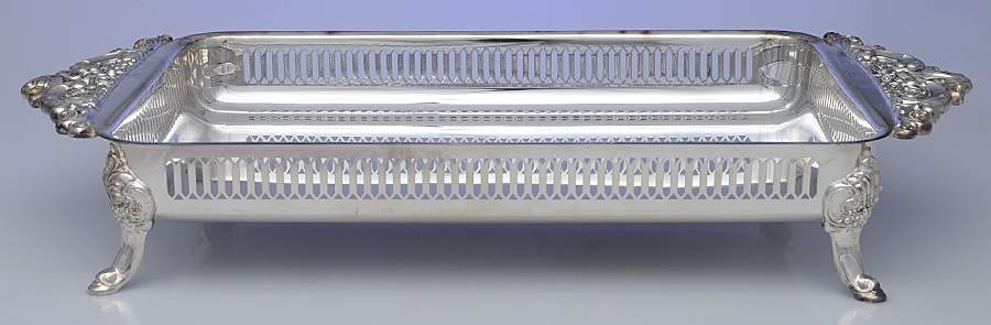 Baroque (Silverplate, Hollowware, Newer) 3 Quart Rectangular Casserole No Lid by Wallace Silver-1