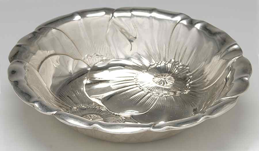 Poppy (Sterling, Hollowware) 9" Round Vegetable Bowl by Wallace Silver-1