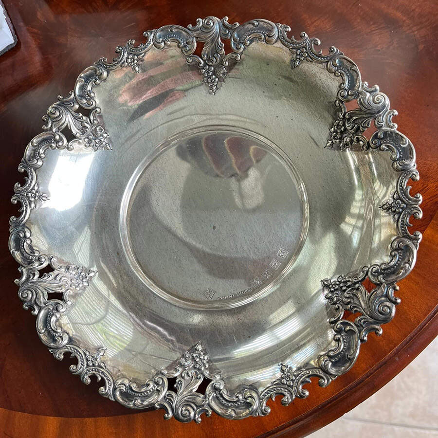 Grande Baroque (Sterling, Hollowware, 4 marks) 10" Round Vegetable Bowl by Wallace Silver-1